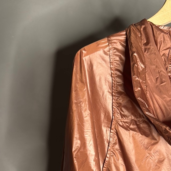 ALO YOGA • NWOT Brown Copper Windbreaker Jacket Hoodie • Size XS - Picture 9 of 10